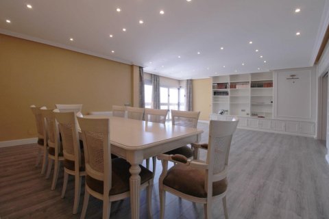 3 dormitorios Apartment en Alicante, Spain No. 26823 8