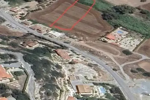 2733m² Land en Pyrgos, Cyprus No. 36077 1