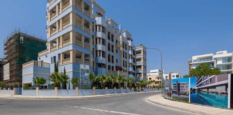 2 bedrooms Apartment in Limassol, Cyprus No. 76307