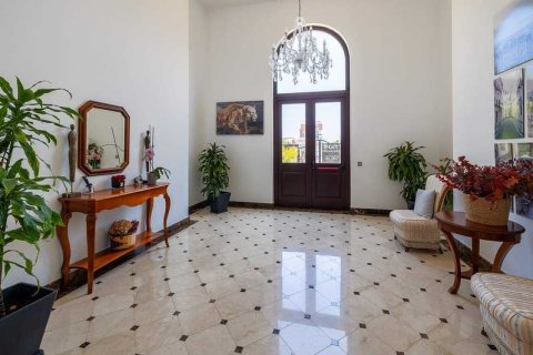 2 bedrooms Apartment in Limassol, Cyprus No. 76307 2