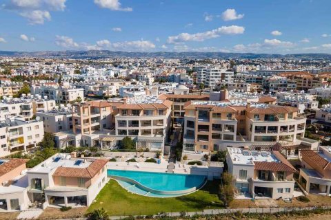 3 bedrooms Apartment in Paphos, Cyprus No. 76306 2