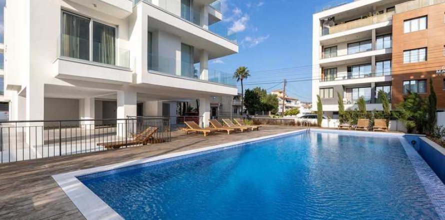 2 bedrooms Apartment in Germasogeia, Cyprus No. 76309