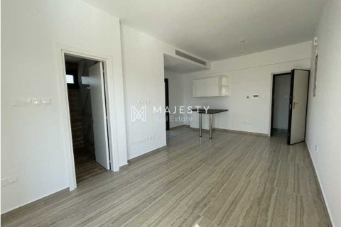 2 bedrooms Apartment in Germasogeia, Cyprus No. 64151 6