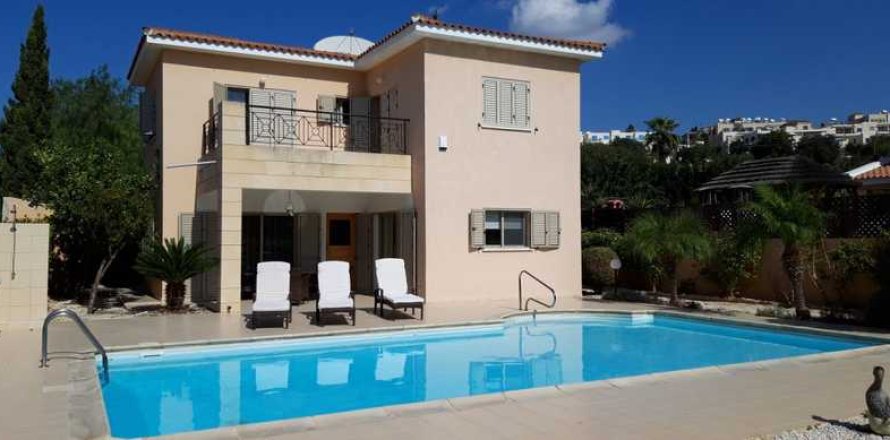 3 bedrooms Villa in Chloraka, Cyprus No. 65419