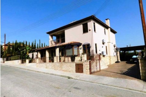 4 bedrooms Villa in Episkopi, Cyprus No. 65421 1