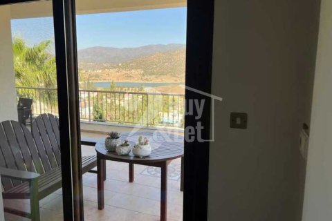 4 bedrooms Villa in Foinikaria, Cyprus No. 65418 7