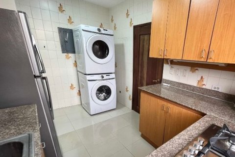 2 dormitorios Apartment en Panamá, Panama No. 70636 8