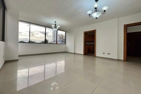 2 dormitorios Apartment en Panamá, Panama No. 70636 4