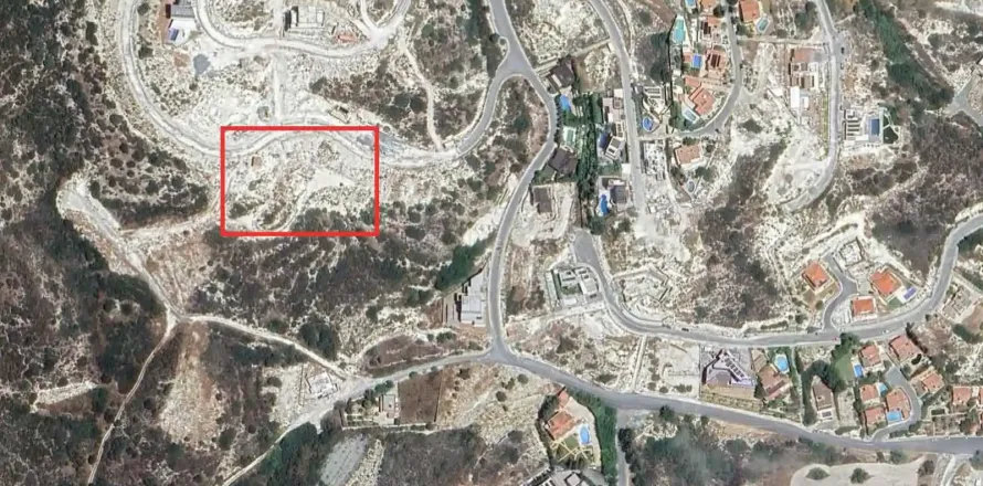 1167m² Land in Agios Tychonas, Cyprus No. 35608