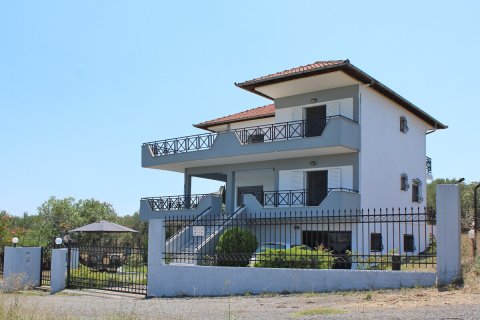 240m² House en Methoni, Greece No. 55913 2