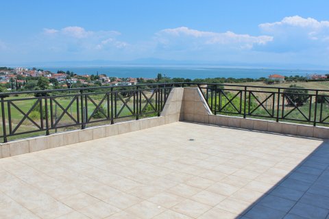 240m² House à Methoni, Greece No. 55913 12