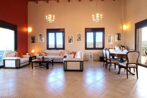 6 bedrooms Villa in Chania, Greece No. 27946 2