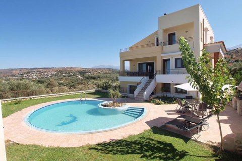 6 bedrooms Villa in Chania, Greece No. 27946 1