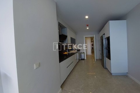 5+1 Apartment in Yomra, Turkey No. 13025 21