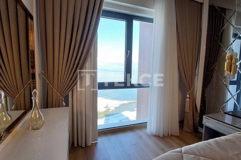 5+1 Apartment in Yomra, Turkey No. 13025 18