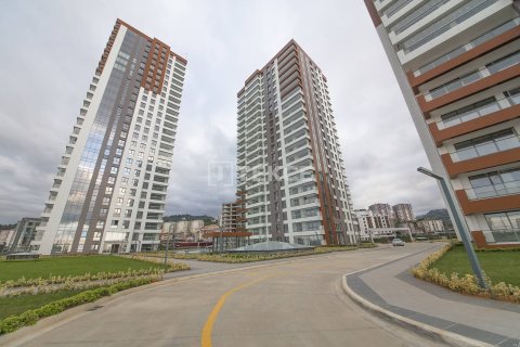 5+1 Appartement à Yomra, Turkey No. 13025 12