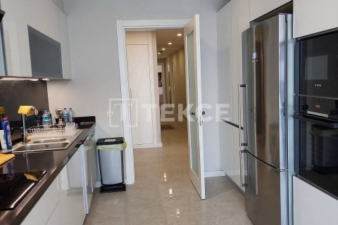 5+1 Apartment in Yomra, Turkey No. 13025 22