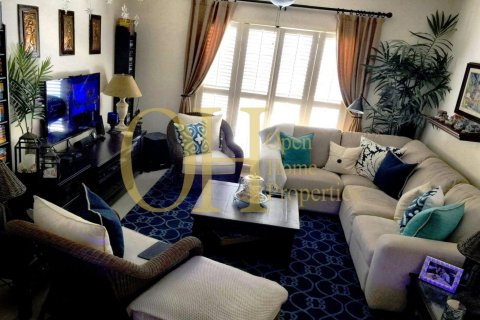 4 bedrooms Townhouse in Al Reef, UAE No. 8400 9