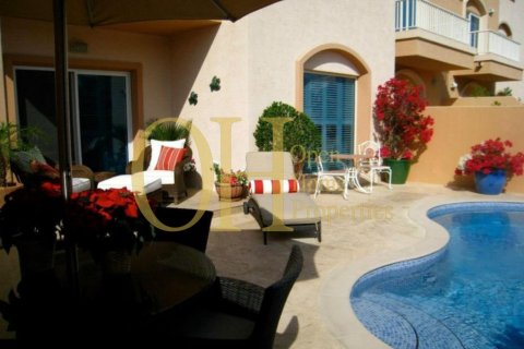 4 bedrooms Townhouse in Al Reef, UAE No. 8400 1