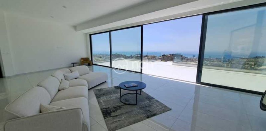 6 bedrooms Villa in Agios Tychonas, Cyprus No. 71894