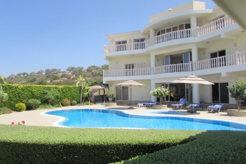 5 bedrooms Villa in Paphos, Cyprus No. 37749 2