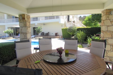 5 bedrooms Villa in Paphos, Cyprus No. 37749 6