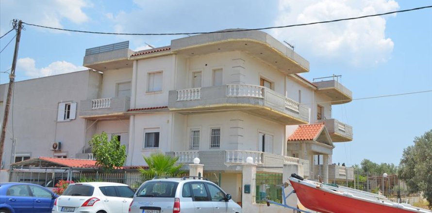 5 bedrooms Business in Loutraki, Greece No. 60164