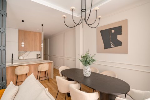 2 dormitorios Apartment en Madrid, Spain No. 26861 7