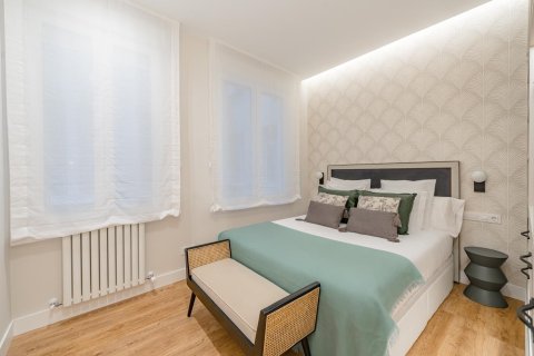 2 dormitorios Apartment en Madrid, Spain No. 26861 8