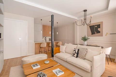 2 dormitorios Apartment en Madrid, Spain No. 26861 3