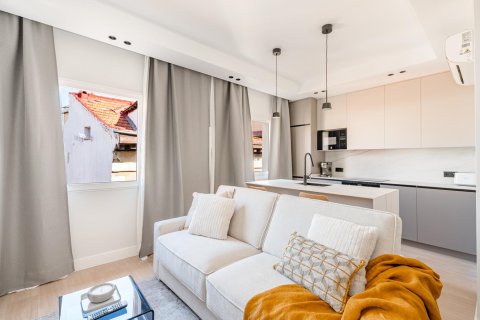 2 dormitorios Apartment en Madrid, Spain No. 26909 3