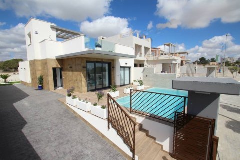 3 bedrooms Villa in Alicante, Spain No. 27749 2