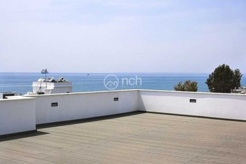 2 bedrooms Apartment in Germasogeia, Cyprus No. 74994 9