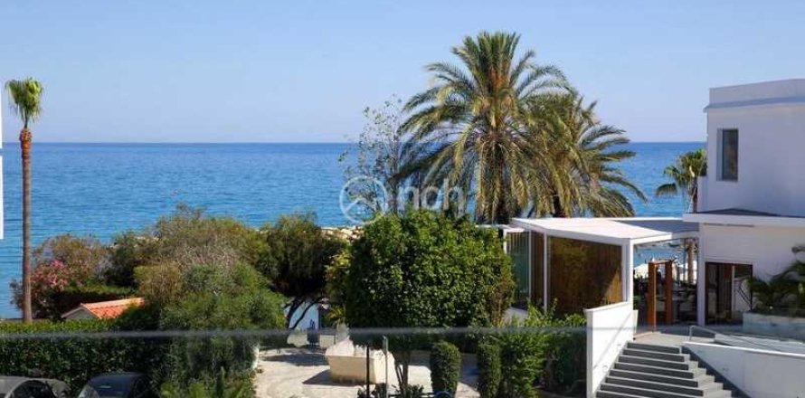 2 bedrooms Apartment in Germasogeia, Cyprus No. 74991