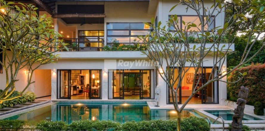 5 bedrooms Villa in Sanur, Indonesia No. 22942