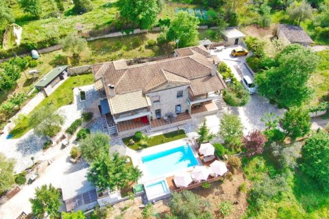 340m² Villa in Corfu, Greece No. 57863 3