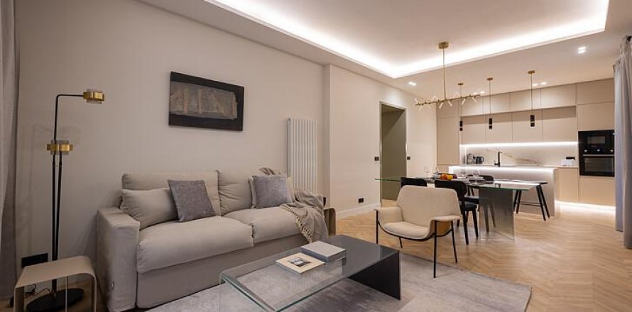 2 bedrooms Apartment in Madrid, Spain No. 26868