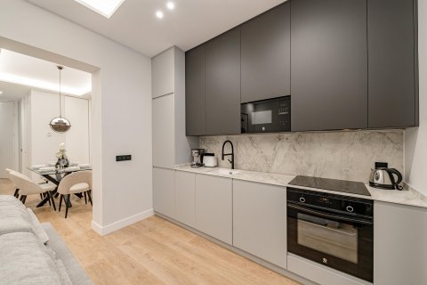 3 dormitorios Apartment en Madrid, Spain No. 26867 2