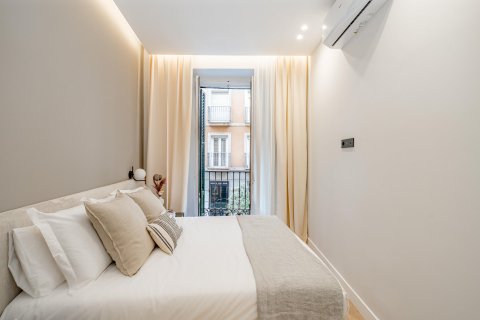 3 bedrooms Apartment in Madrid, Spain No. 26867 7