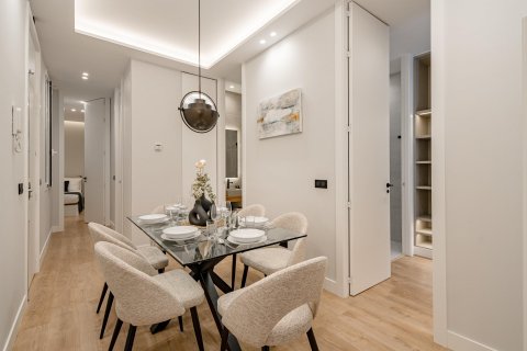 3 dormitorios Apartment en Madrid, Spain No. 26867 3