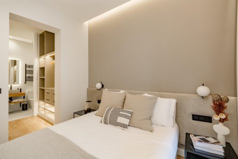 3 bedrooms Apartment in Madrid, Spain No. 26867 6