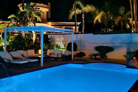 5 bedrooms Villa in Estepona, Spain No. 27285 21