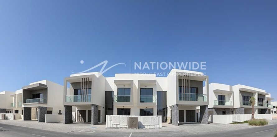 4 bedrooms Villa on the Yas Island, UAE No. 4211