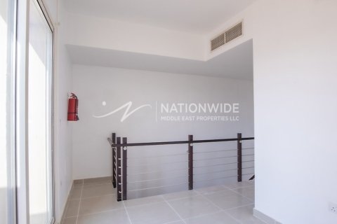 3 bedrooms Villa in Abu Dhabi, UAE No. 4164 3