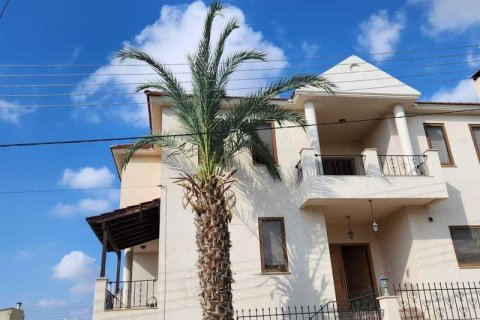 6 bedrooms Villa in Agios Athanasios, Cyprus No. 65322 1