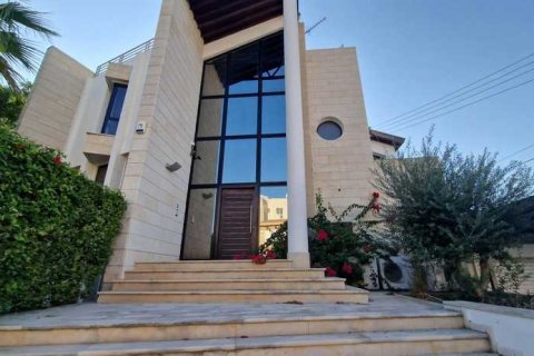 5 bedrooms Villa in Larnaca, Cyprus No. 65330 1