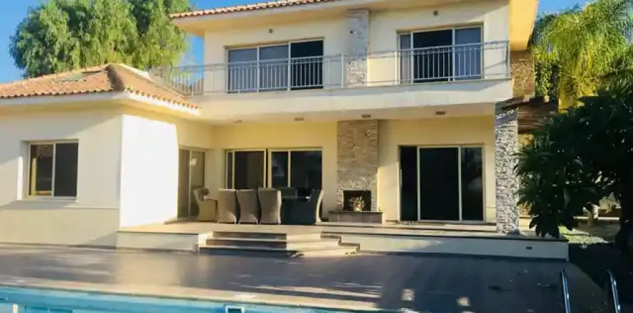 4 bedrooms Villa in Paramali, Cyprus No. 42761