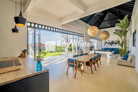 5 bedrooms Villa in South Kuta, Indonesia No. 22932 1