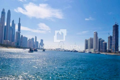 Квартира с 2 спальнями в EMAAR Beachfront, ОАЭ №6440 10