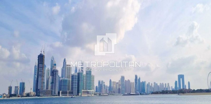 2 bedrooms Apartment in EMAAR Beachfront, UAE No. 6440